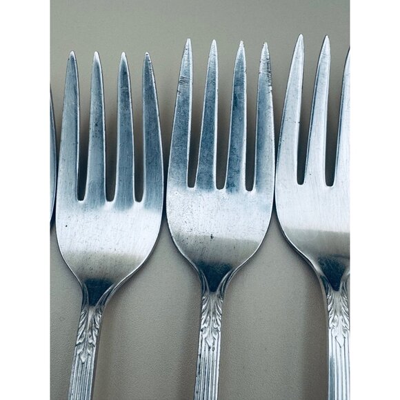 International Silver Rogers 1940 Treasure Silverplate Salad Forks Set Of 8 Vinta - Picture 3 of 10